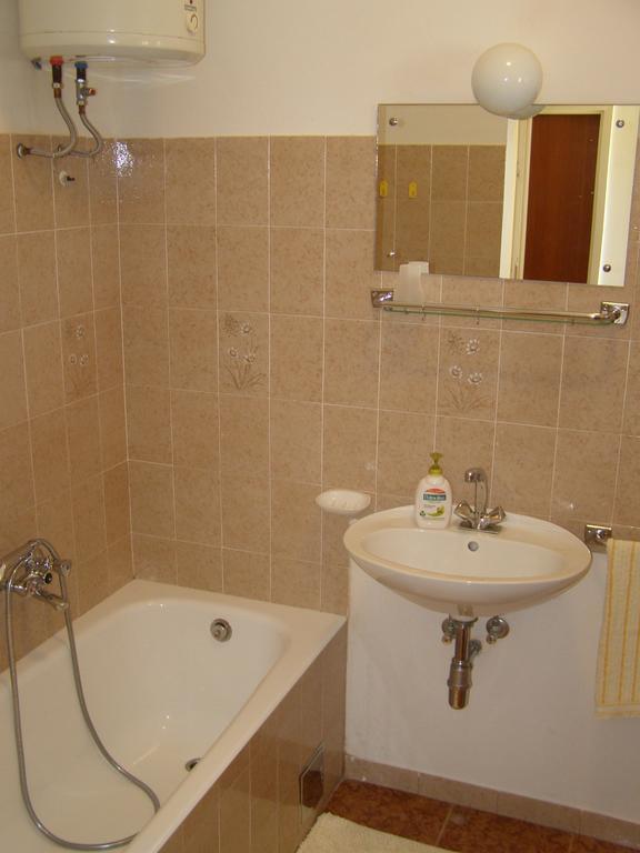 Apartment Marija Brbinj Luaran gambar